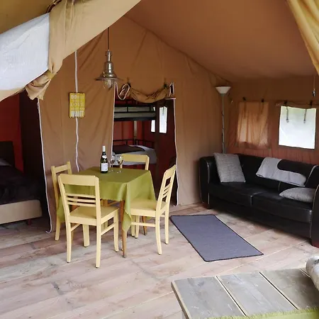 Glamping Im Safaritent مكان تخييم باد ساخسا